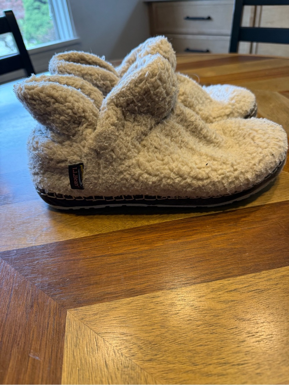 L.L. Bean Women’s Cozy Slipper Booties Cream Sherpa PRELOVED size 9